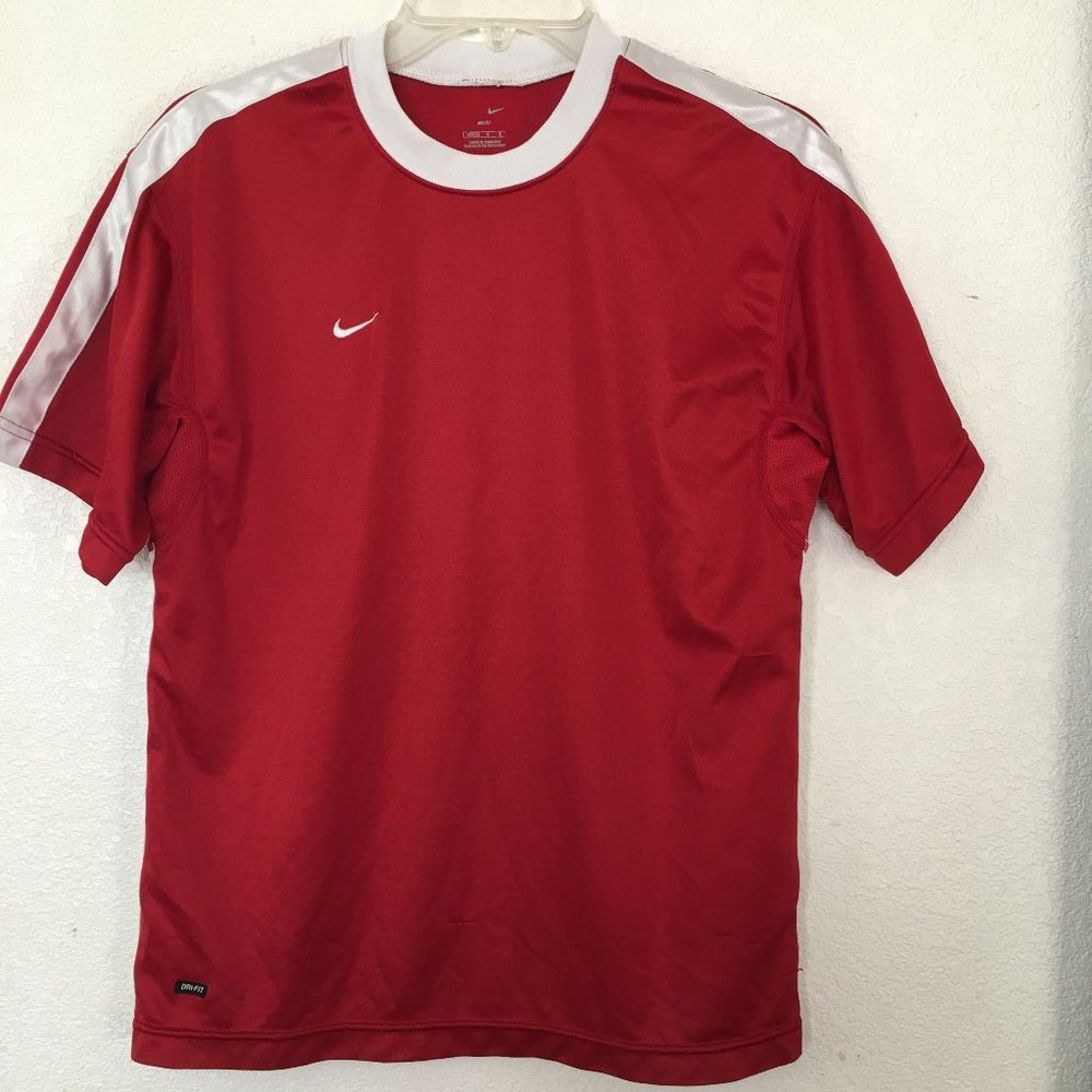 Nike Dry-Fit L (14-16 Boy's Red T-Shirt